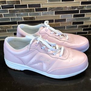 propet shock absorber walking shoes